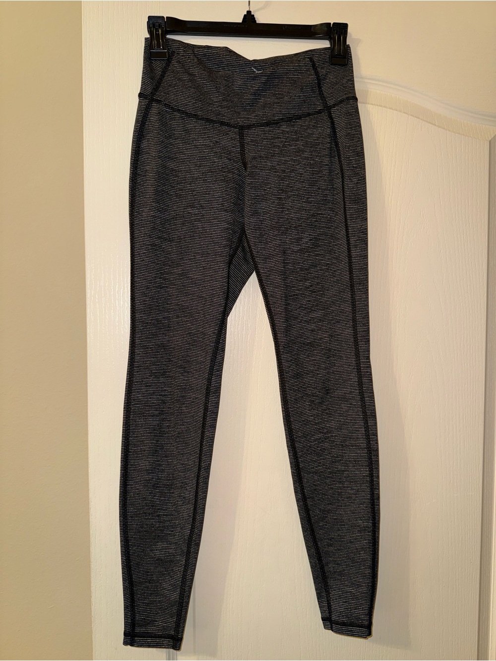 Old Navy Active Gray Heathered Mid-Waist Leggings